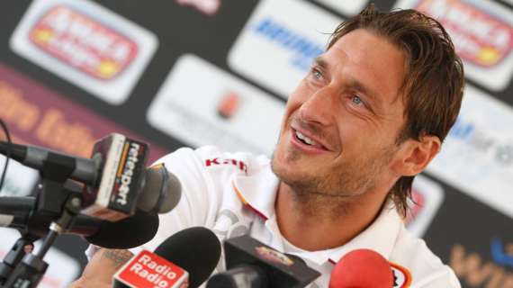 Totti: "Adriano non è ciccione, è robusto!"