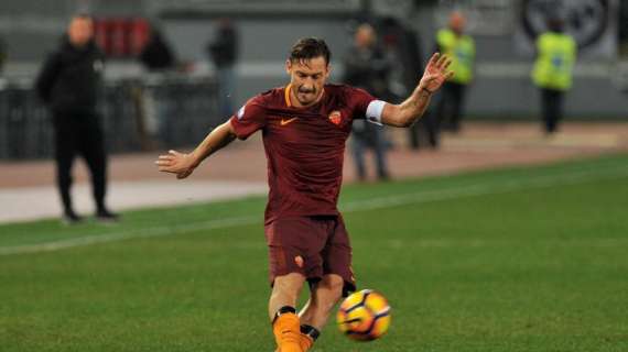 Accadde oggi - De Rossi: "Vivo per la Roma". Totti: "Mi sarebbe piaciuto lavorare con Mourinho"