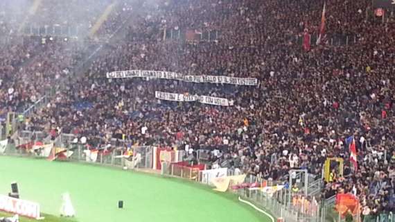 Striscione in Sud per Stefano e Cristian. FOTO!