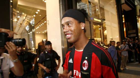 Ronaldinho: "Adriano? è tornato l'Imperatore, tifo per lui"