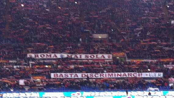 Striscione UTR in Tribuna Tevere: "Basta discriminarci!" FOTO!