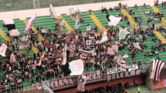 Palermo-Bari, danni al settore ospiti e ai mezzi dei tifosi biancorossi