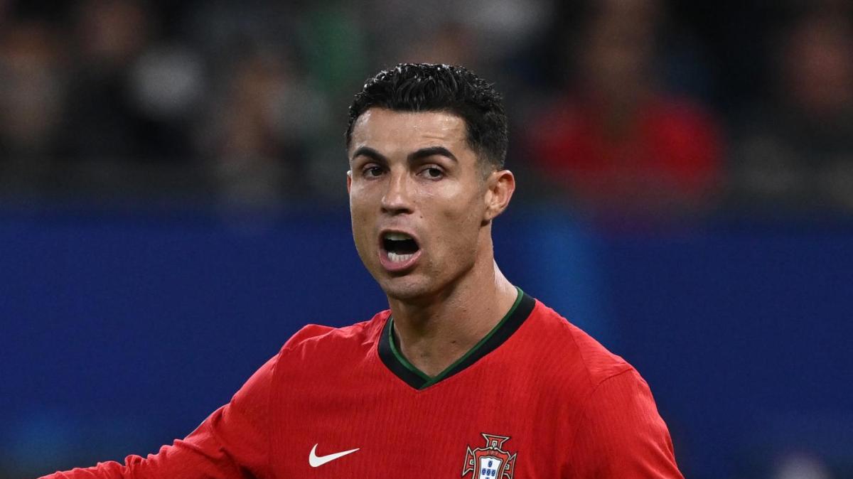 Mondiali, giocatori portoghesi bersagliati sui social: "Passate la palla a CR7"
