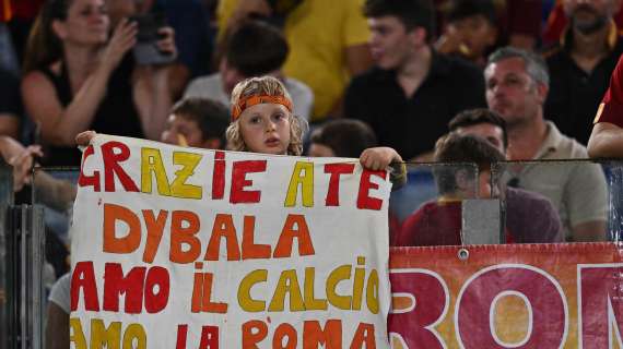 Roma-Empoli - Due striscioni per Dybala. FOTO!