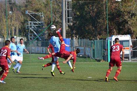 PAGELLE AS ROMA vs SS LAZIO 0-1 - Una Roma sottotono consegna il derby alla Lazio. Si salva il solo Frediani