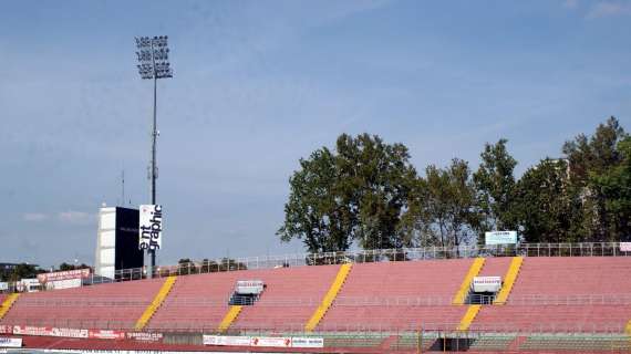 Guardalinee picchia un giocatore juniores con la bandierina