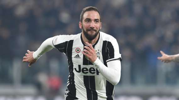 Juventus, Higuain: "Pjanic e io ci stiamo adattando, non siamo robot"