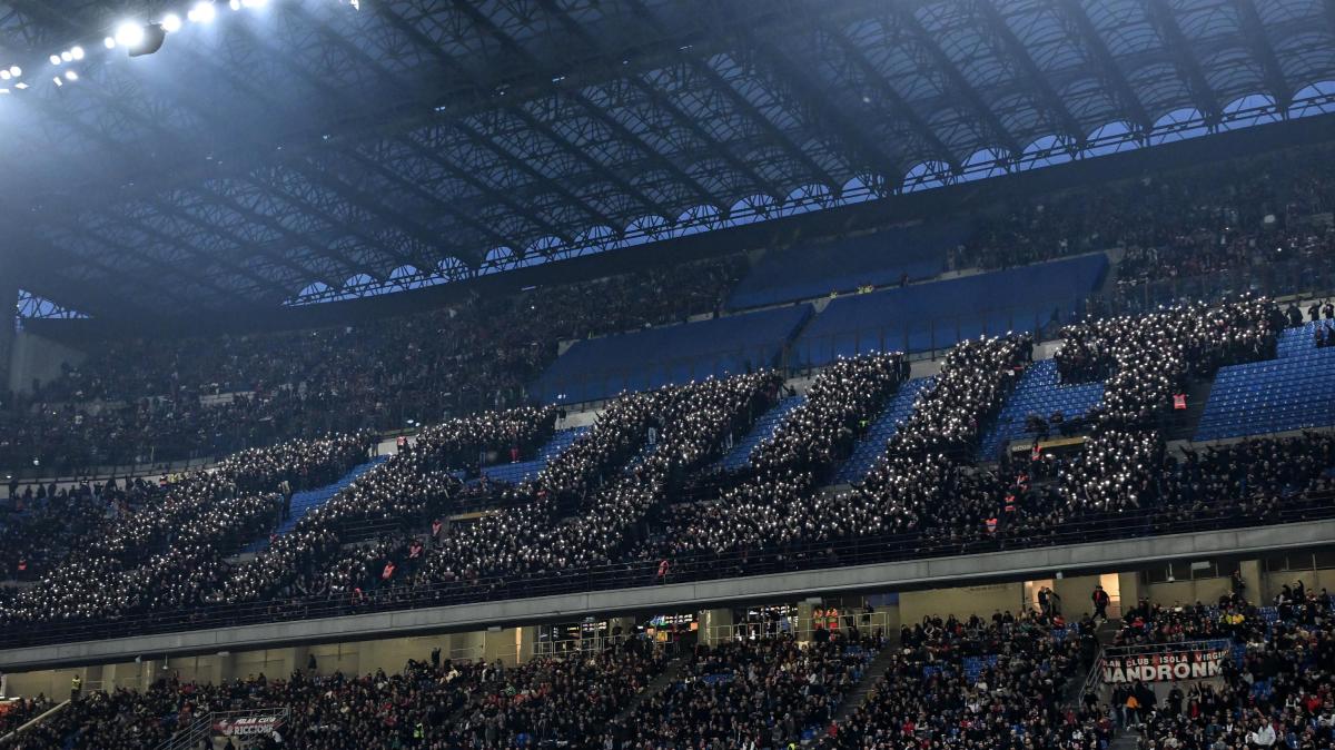 Milan-Atalanta - La curva rossonera abbandona lo stadio al gol di Raspadori