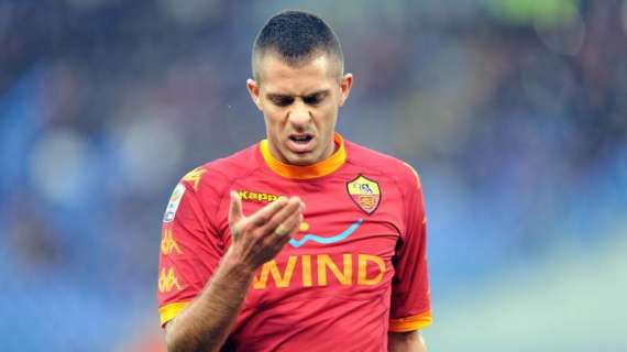 Accadde oggi - Pastore alla Roma. Domenech: "Menez può metter su una ditta di demolizioni, farebbe una fortuna". Roberto Carlos: "La Roma mi ha cercato"