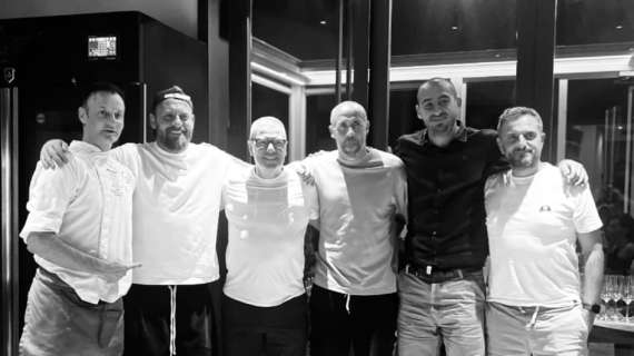 De Rossi si rilassa a cena con parte del suo staff ad Anzio. FOTO!