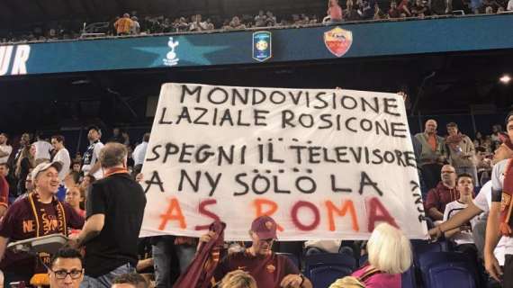 Il Roma Club NYC risponde ai tifosi laziali: "In mondovisione laziale rosicone. Spegni il televisore". FOTO!