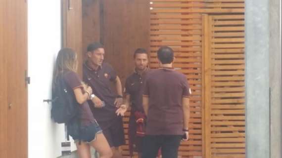 PINZOLO - Totti arrivato sul campo di allenamento. FOTO!