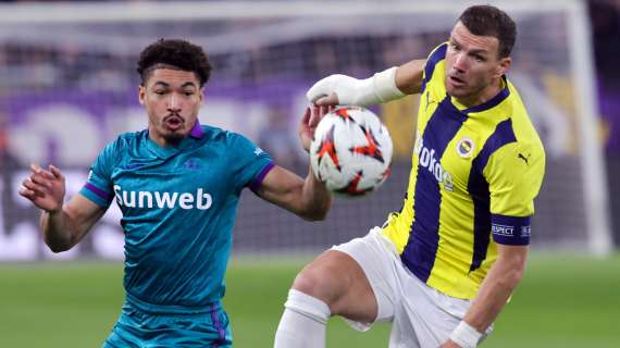 Fiorentina, Dzeko é arrivato in città: "Contento di essere tornato"