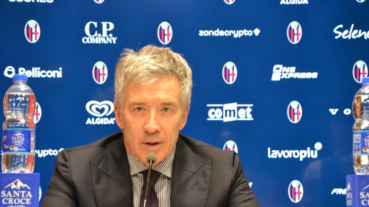 Bologna, Fenucci: "Non so se la Roma fosse interessata a Rowe, abbiamo chiuso velocemente la trattativa"