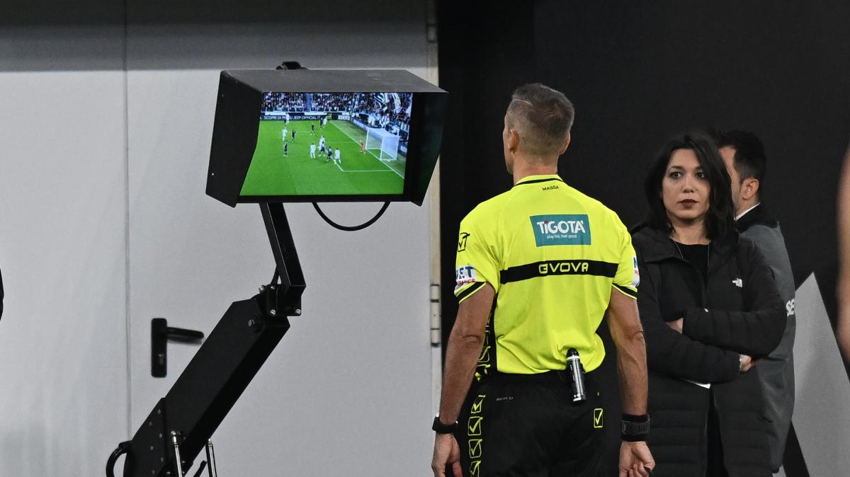 Ifab vara nuove regole Var e countdown su rimesse e sostituzioni