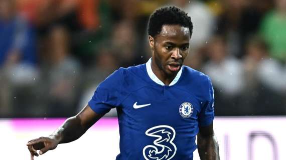 Premier League, il Chelsea mette alla porta Sterling: la maglia numero 7 passa a Pedro Neto