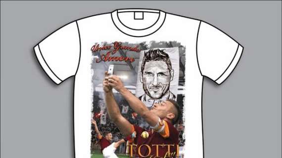 Il selfie di Totti diventa una maglietta. FOTO!