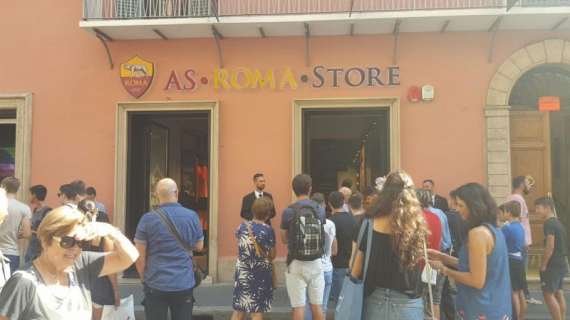 Lunedì 18 settembre Lorenzo Pellegrini all'AS Roma Store di Via del Corso