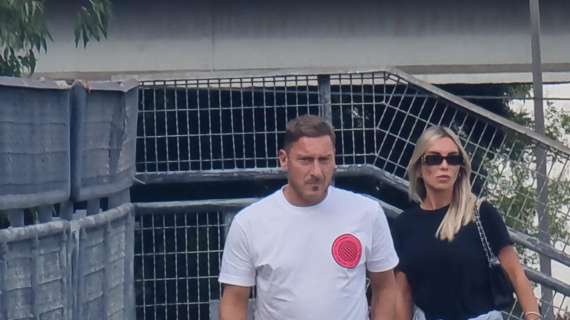 Primavera, Francesco Totti in tribuna al "Tre Fontane" per seguire il figlio Cristian. FOTO! VIDEO!