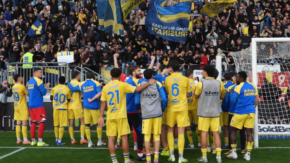 Il Frosinone è in Serie A! Travolto il Mantova 5-0