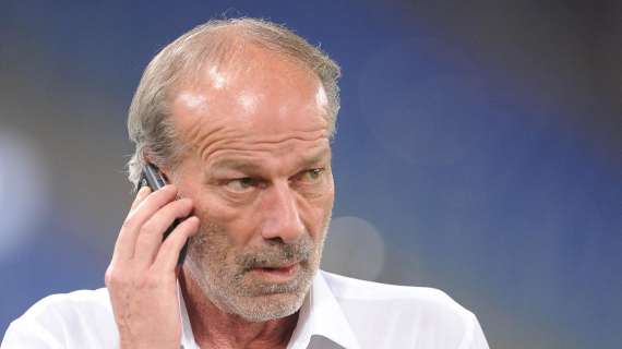 David Endt, team manager Ajax: "Van der Wiel? La trattativa con i giallorossi potrebbe riaprirsi"