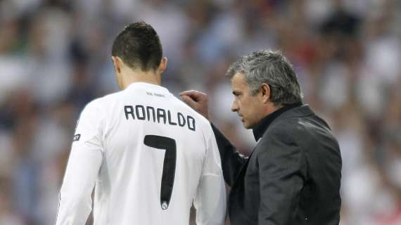 Mourinho: "Ronaldo continuerà a segnare finché resterà in campo"