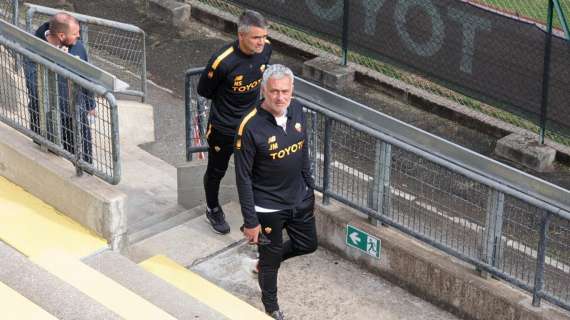 VG - Mourinho al "Tre Fontane" per Roma-Juventus del Campionato Primavera 1 TIM. Foto con i tifosi bianconeri. VIDEO!