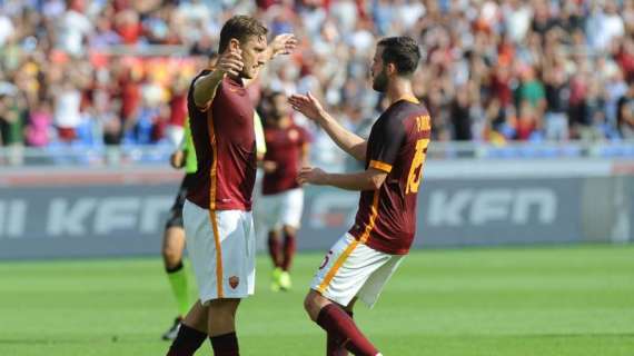 Facebook, Pjanic saluta Totti: "Da lunedì sarà un'altra Roma, grazie Francesco!"