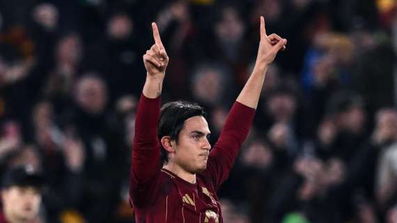 Roma-Porto, standing ovation dell'Olimpico per Dybala e si alza il coro: "Olè Paulo"