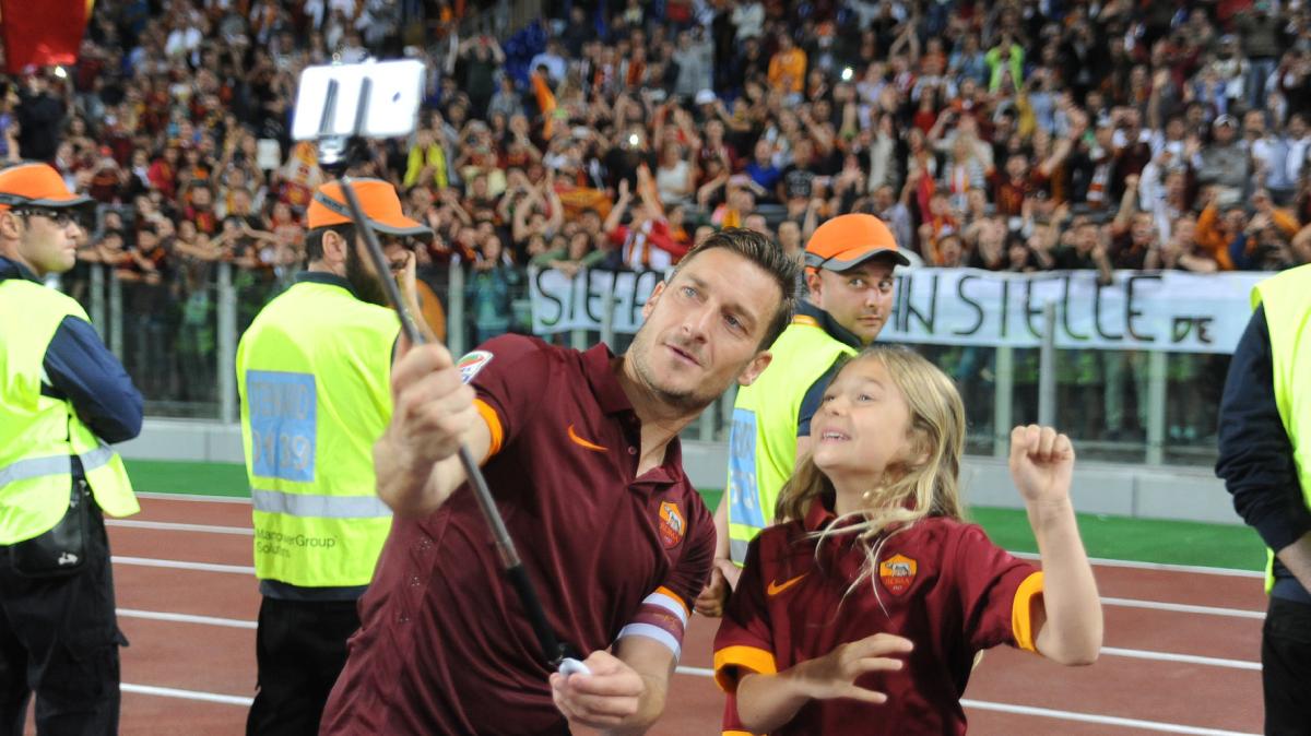 Mantenimento al ribasso per Chanel Totti, diventata economicamente autosufficiente