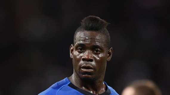 Balotelli su Italia-Macedonia: "Buone possibilità di vincere con Mario. Io sotto porta sono bravino"