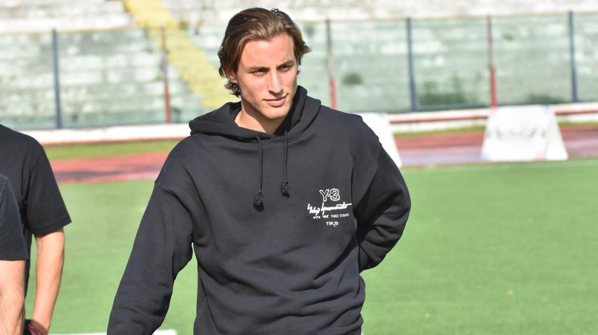 Bove si racconta: "Il Watford, una trattativa nata in aeroporto e a causa di mancanza di taxi"