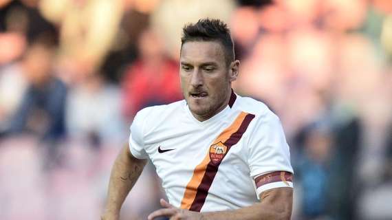 Giudice Sportivo - Totti salta l'Atalanta, ammenda di € 30.000,00 alla Roma per cori e striscioni insultanti l'origine territoriale