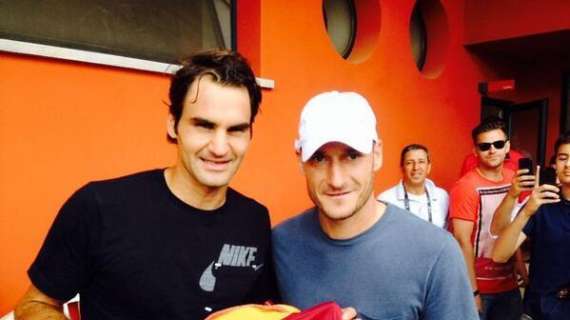 Totti in posa con Federer: "Eleganza in campo e fuori". FOTO!