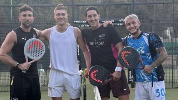 Dovbyk e Gollini giocano a padel in Sardegna. FOTO!