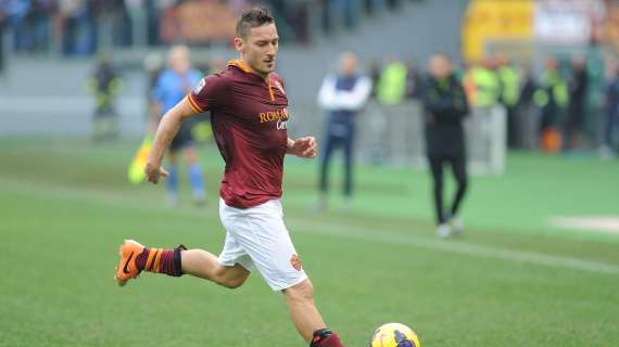 Totti a Strootman: "Ti aspettiamo sul campo"