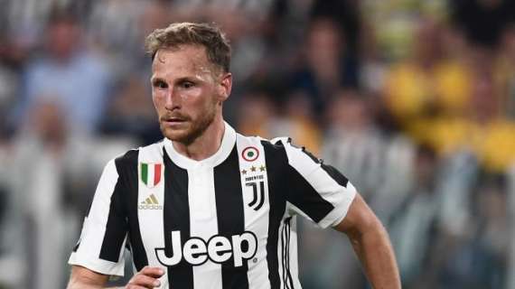 Juventus, trauma distrattivo all'adduttore della coscia destra per Höwedes: in dubbio per la Roma