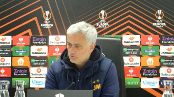 Mourinho: "La squadra non segna i gol che dovrebbe segnare. Dybala? Qualcosa c'è. Non ho tolto Pellegrini dal campo per il rigore sbagliato". VIDEO!